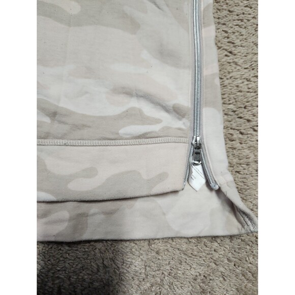 Stella & Dot camo sweatshirt - Picture 2 of 6